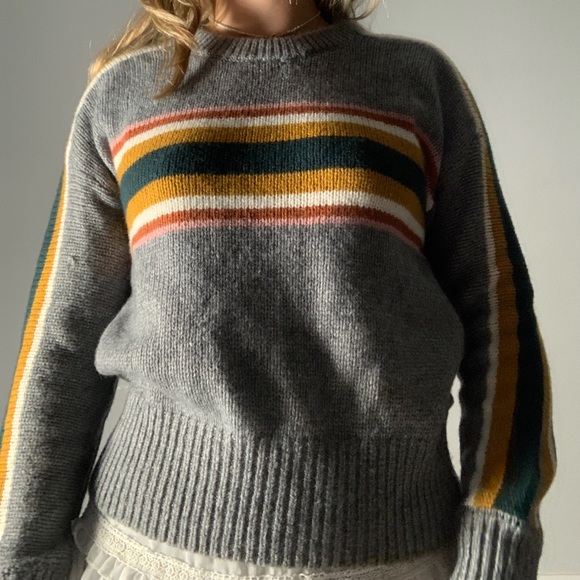 Cozy Grey striped crew neck sweater - Picture 9 of 9
